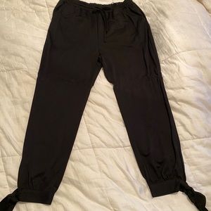 High waist, stretch, tapered tie at ankle